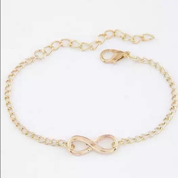 Jewelry - Gold infinity bracelet ❤️